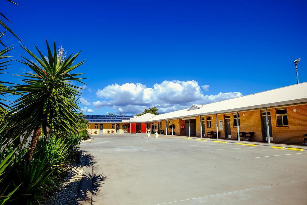 Club Motor Inn Narrabri Exterior photo