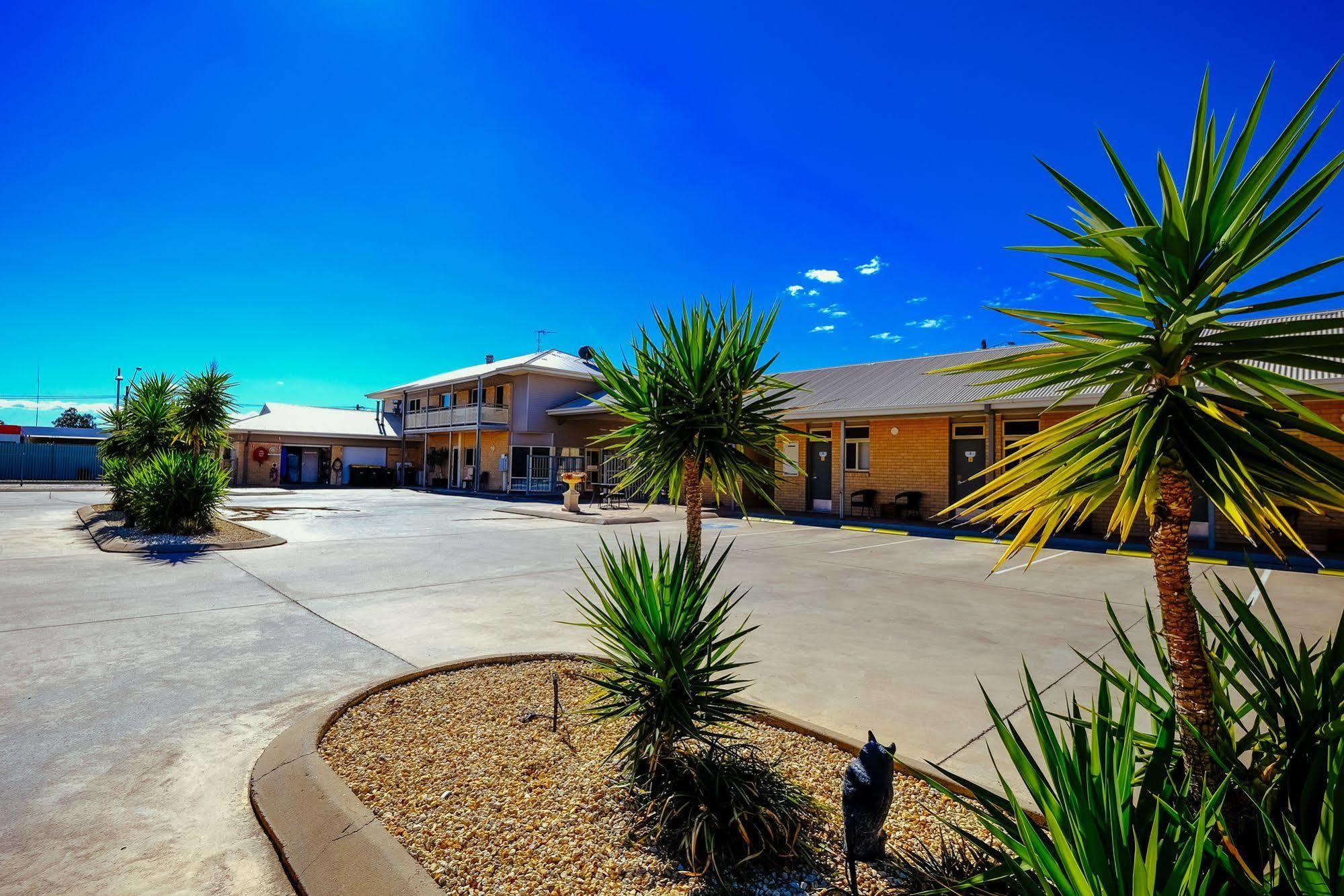 Club Motor Inn Narrabri Exterior photo